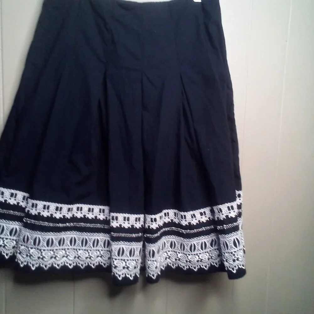New York & Company Skirt 2 Black White Embroidery Cotton